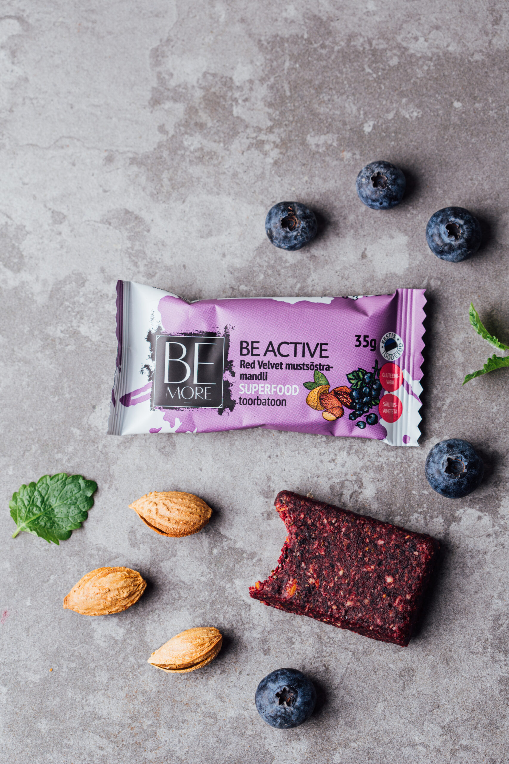 Be Active Red Velvet blackcurrant-almond raw bar - 16pc