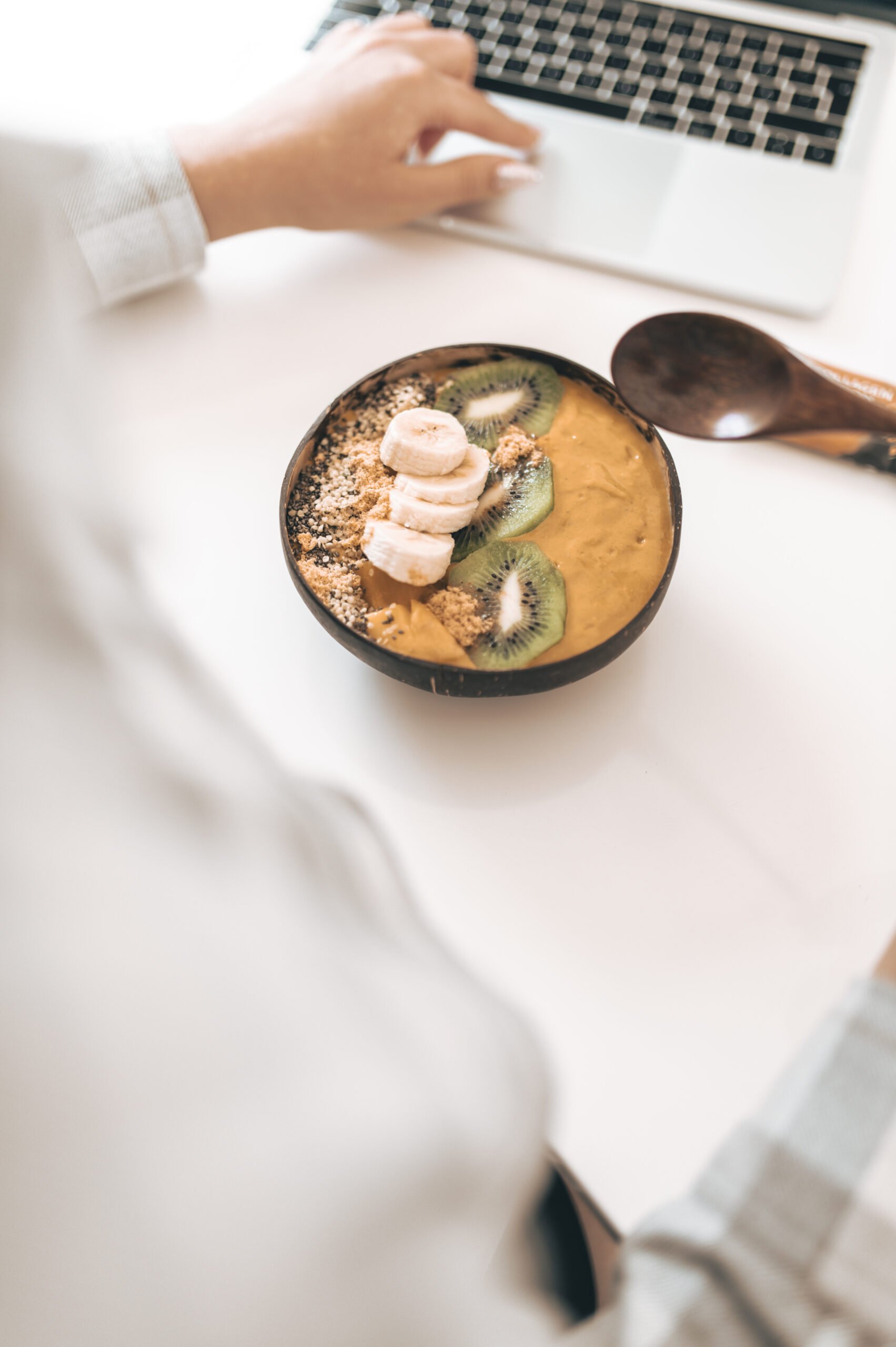 Coconut bowl + cutlery