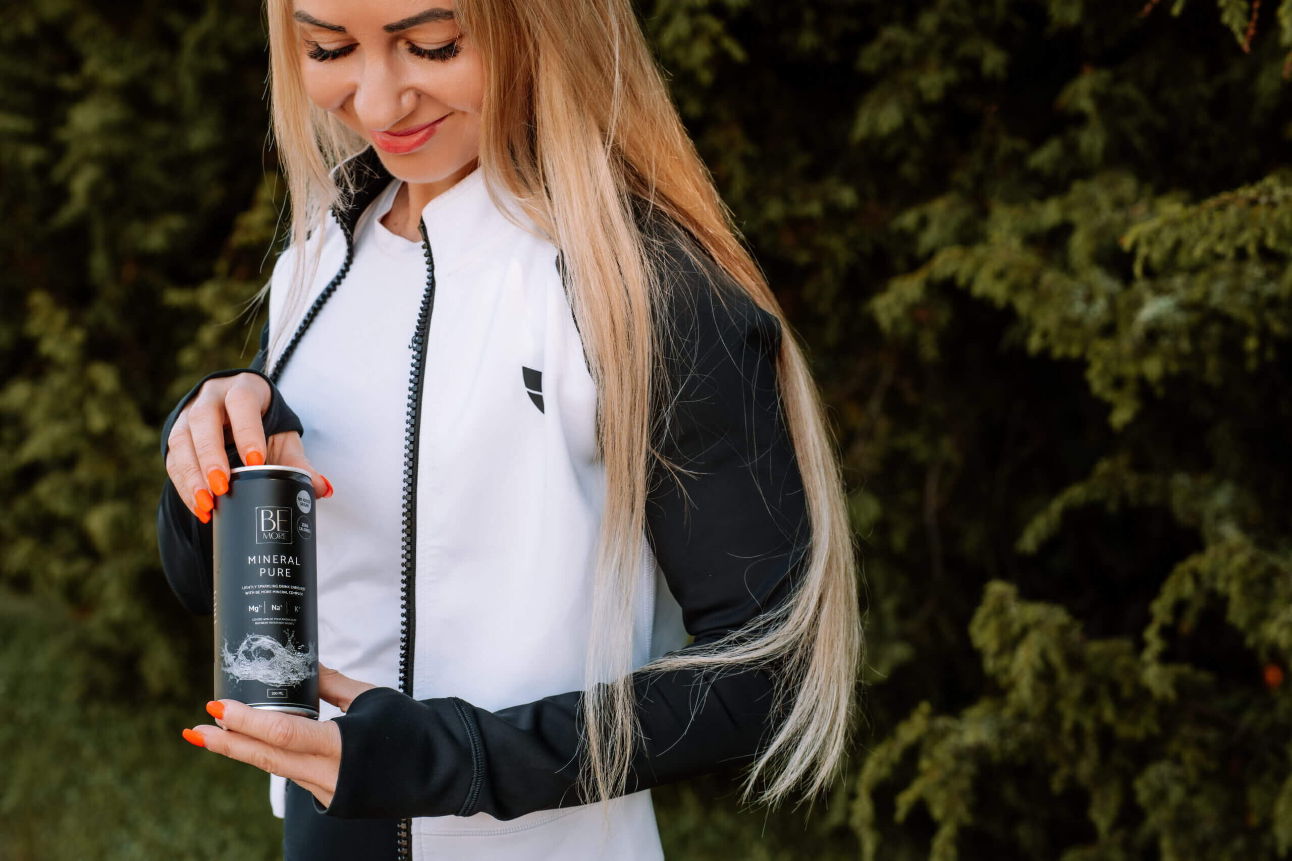 Mineral Pure kivennäisaineita sisältävä hiilihapotettu vesi, 330 ml